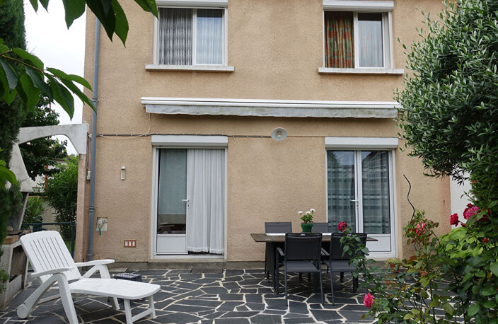 VENDU - Maison Type 5  environ 102 m²  avec jardin-garage dans une impasse au calme — photo 2