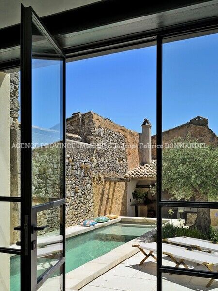 Maison de Village   T10 à vendre Grignan 26230