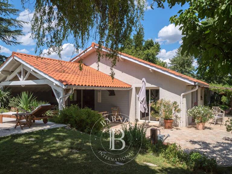 Saint-Genis-Les-Ollières - Maison de 186 m² environ- Terrain de 1223 m² - Piscine et garage - 4 chambres — photo 1