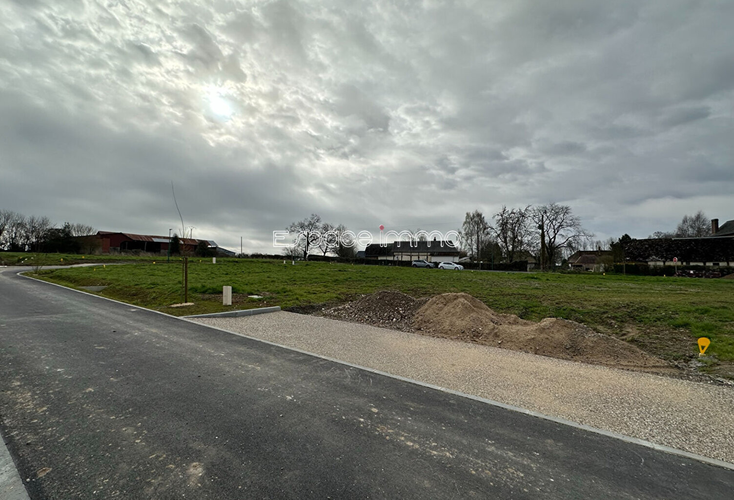 TERRAIN A BATIR - DERNIER LOT DISPONIBLE - FRICHEMESNIL - 811 m² — photo 1
