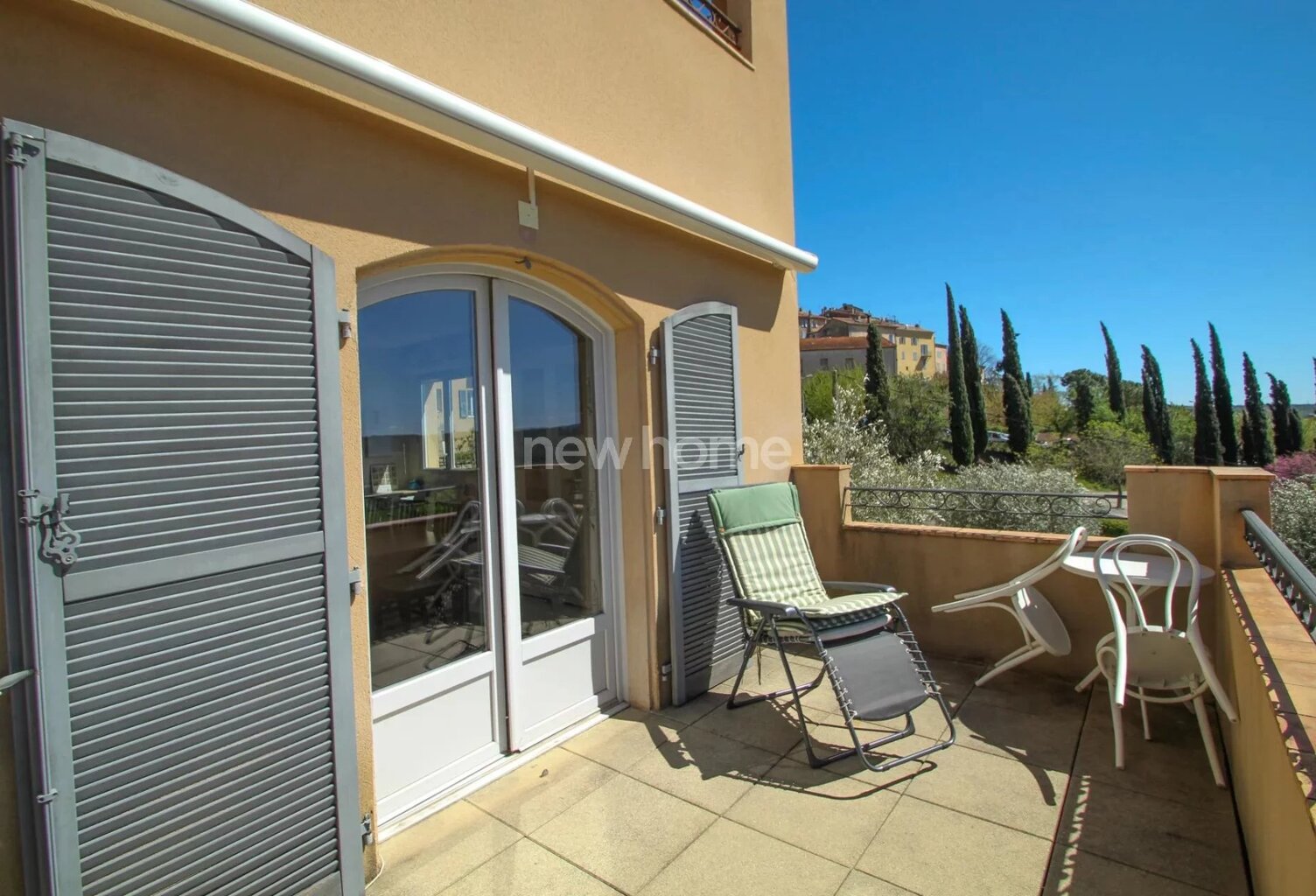 BEL APPARTEMENT SPACIEUX — photo 1
