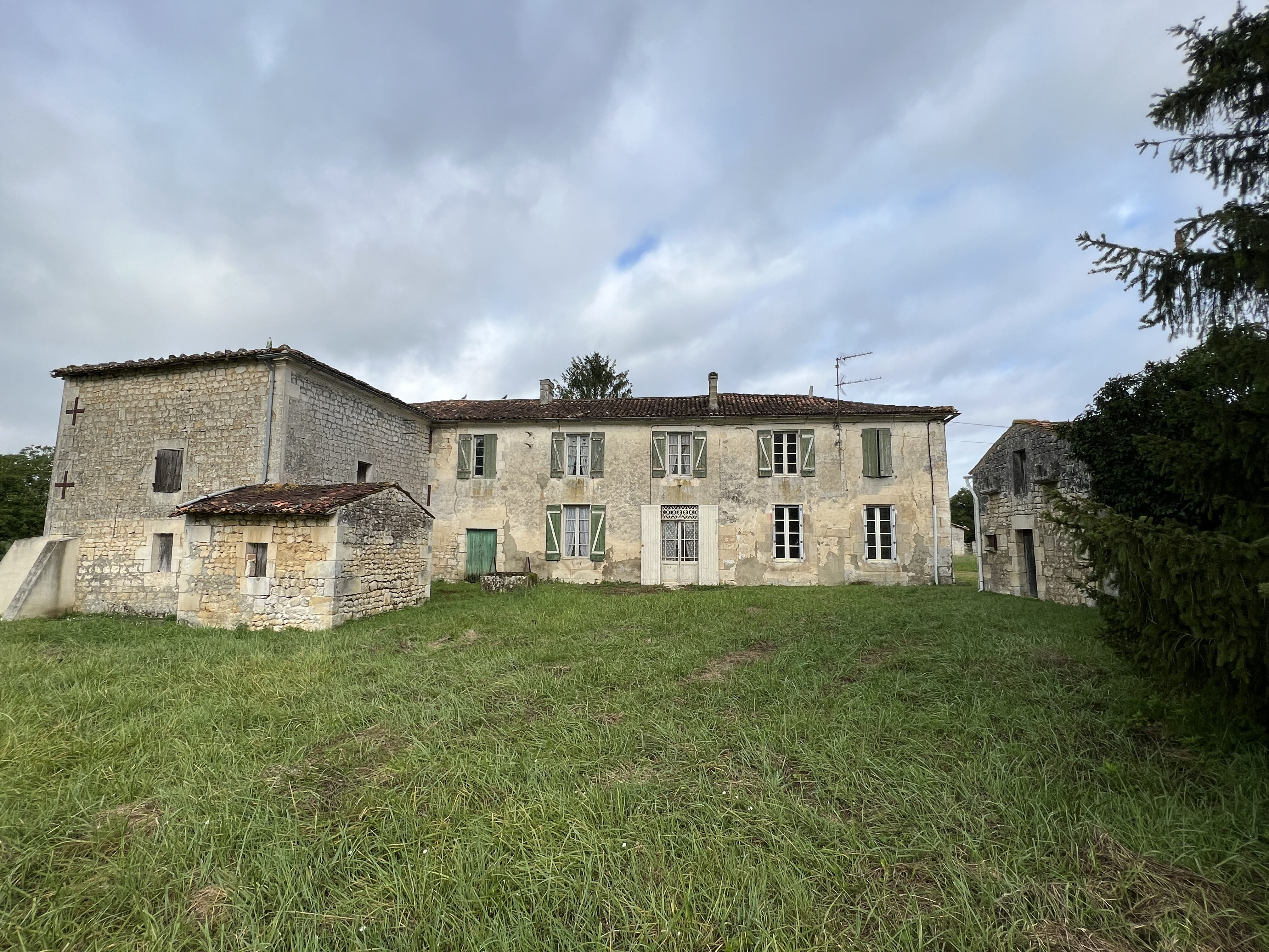 Propri&eacute;t&eacute;  à vendre Saintes 17100