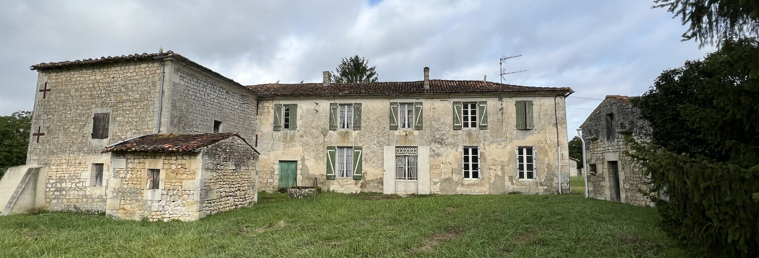 Maison  780 m² à vendre à Saintes (17100)