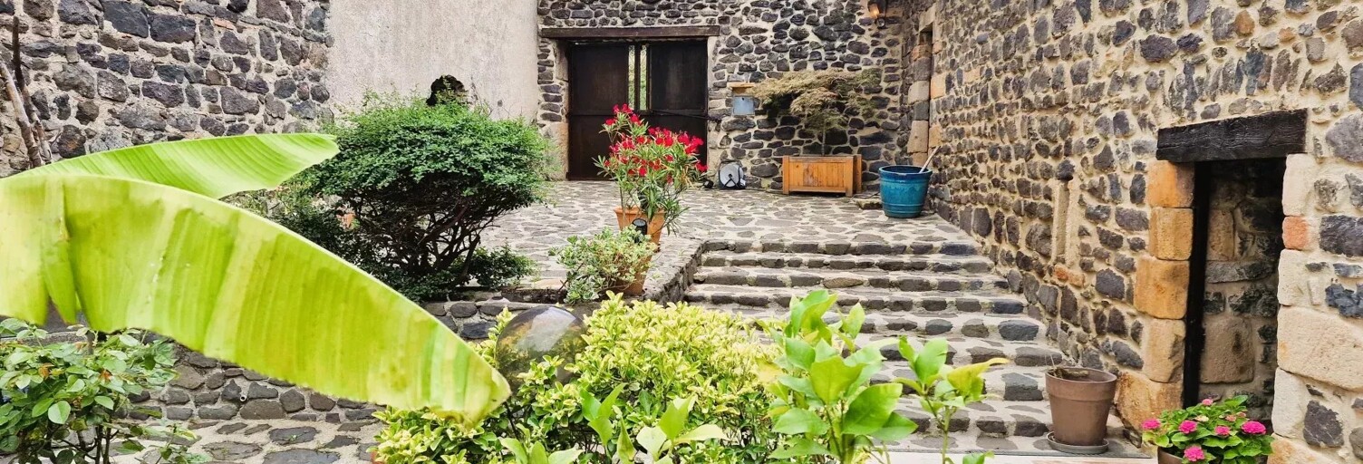 Maison 15 Pièces 300 m² à vendre à Alissas (07210)