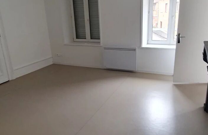 Bien vendu : Appartement  Hirson (02500) — photo 3