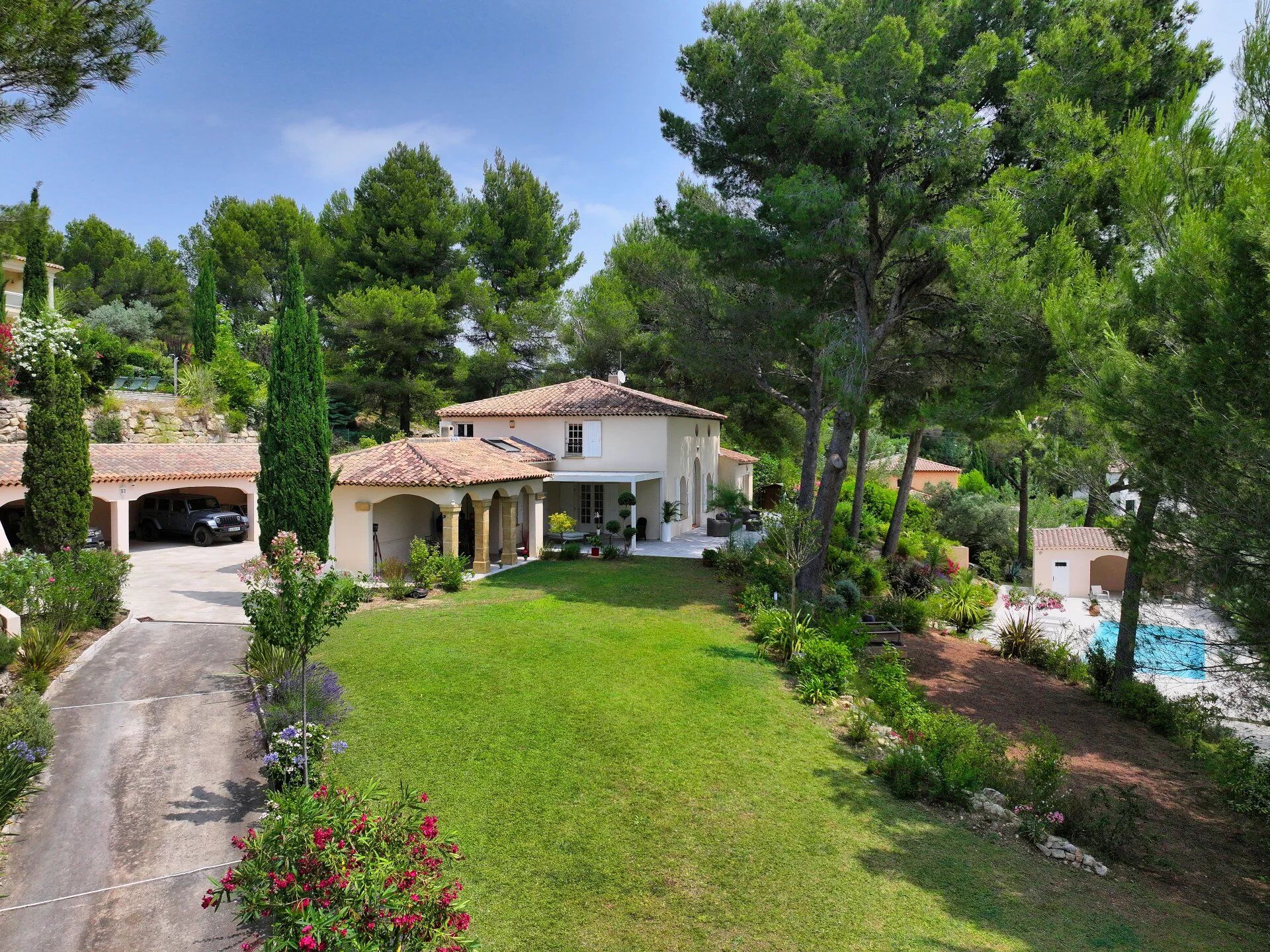 Aix-en-Provence Maison 8 pièces 202 m²