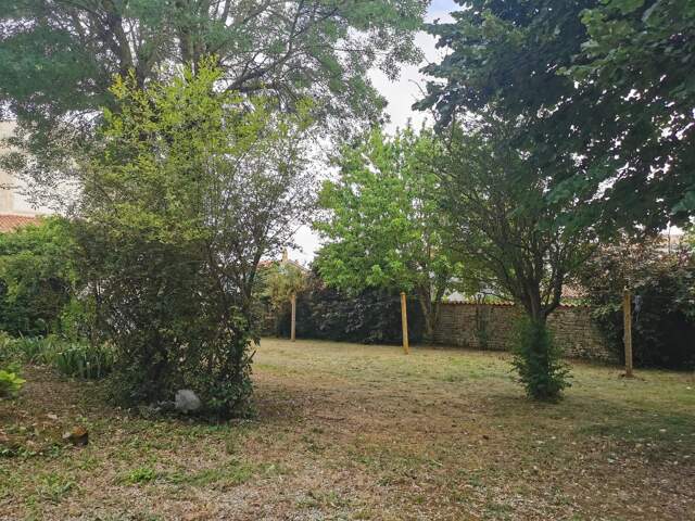 TERRAIN 490 m² — photo du bien
