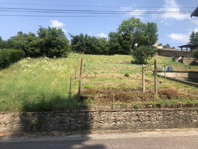 Terrain 850 m² à Amplepuis — photo du bien