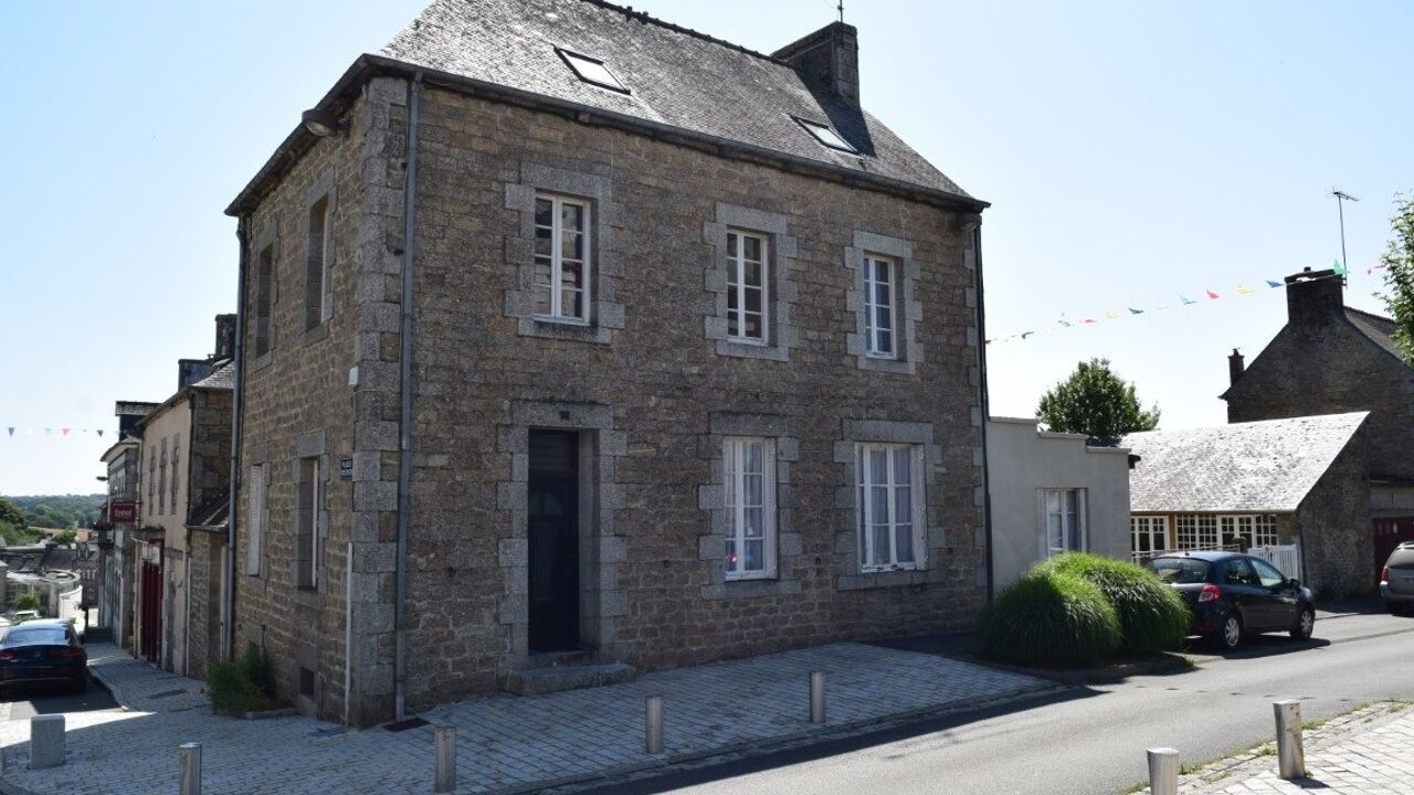 maison 8 pièces  m2 à vendre à Saint-Nicolas-du-Pélem (22480)