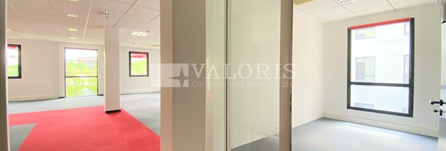 Bureau  2429 m² à louer à Saint-Priest (69800)