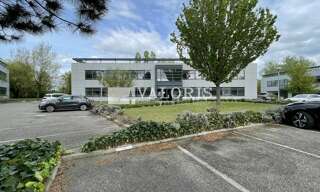 Bureau  2453 m² à louer à Saint-Priest (69800)