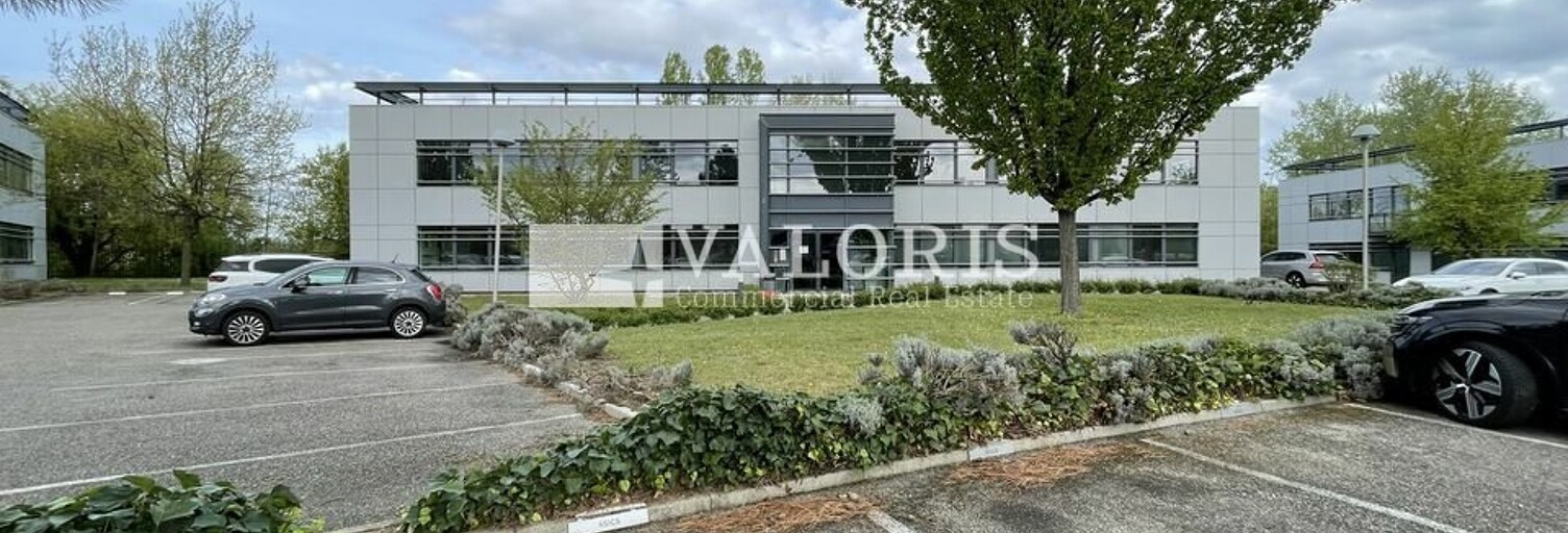 Bureau  2453 m² à louer à Saint-Priest (69800)