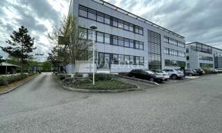 Bureau  2298 m² à louer à Saint-Priest (69800)