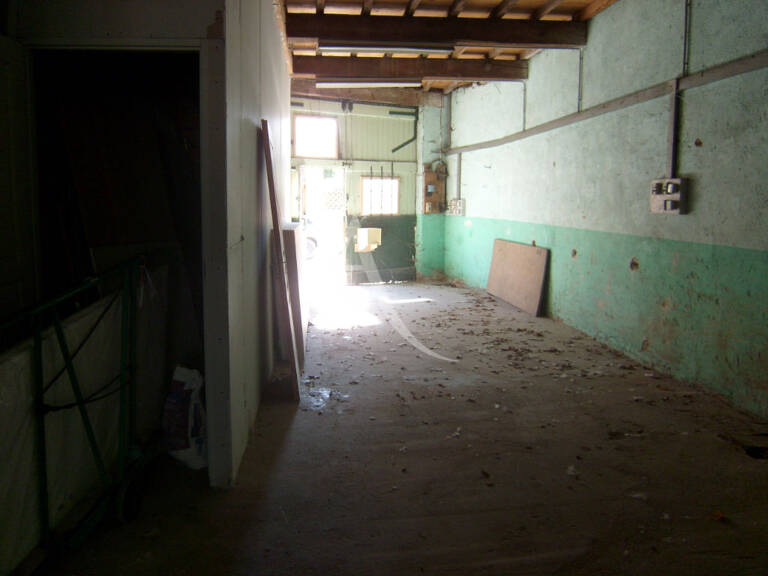 Entrepôt ou local industriel L'Isle-Jourdain 2 pièces 80m² — photo 1
