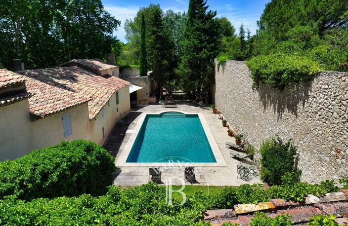 AIX-EN-PROVENCE - MAS ANCIEN 290 M² - TERRAIN 3 HECTARES -ANNEXE — photo 2