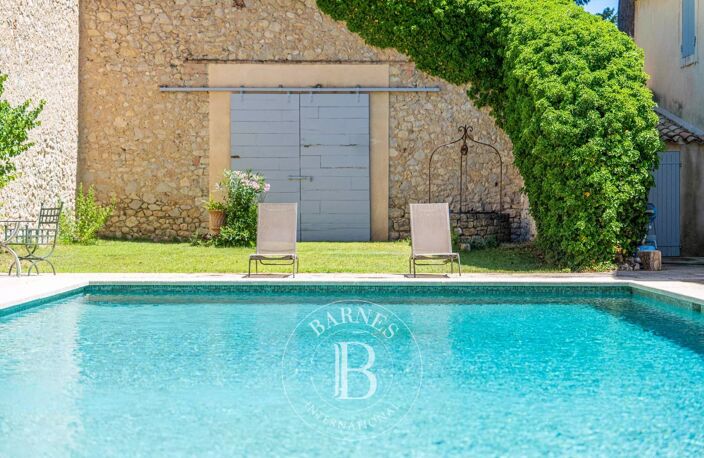 AIX-EN-PROVENCE - MAS ANCIEN 290 M² - TERRAIN 3 HECTARES -ANNEXE — photo 5