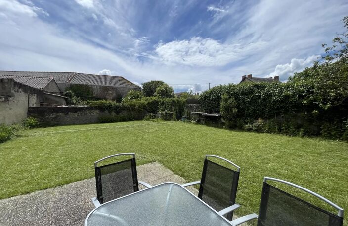 A vendre - Maison avec granges et jardin - région de Montmorillon. — photo 3