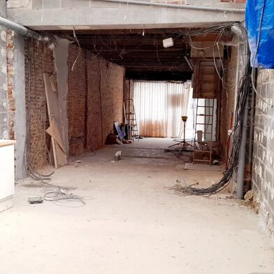 Commerce 2 pièces 64200 €