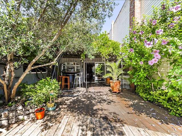 Maison en pierre de 7 pièces principales — photo du bien