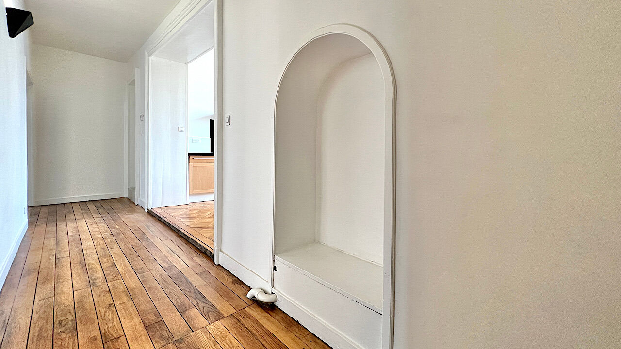 Photo Beau T4, 116 m2 entièrement rénové, pos. 2 PK en loc. image 2/4