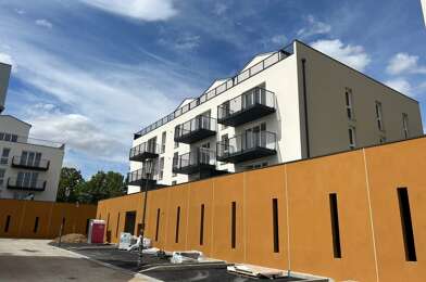 Appartement 3 pièces 784 €