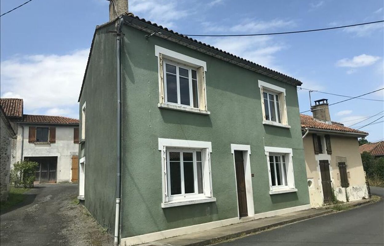 maison 4 pièces 105 m2 à vendre à Roussines (16310)