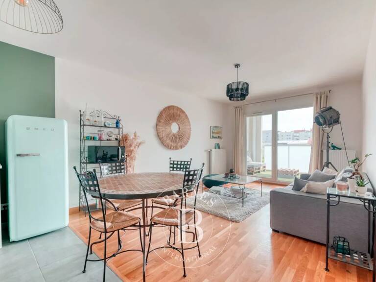 Lyon 8 - Monplaisir - Appartement meublé de 63,86 m² - Garage - Balcon - 2 Chambres — photo 1