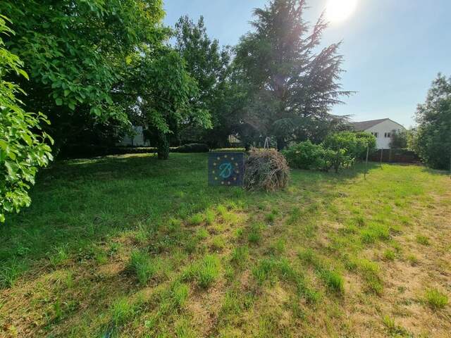 Terrain constructible — photo du bien