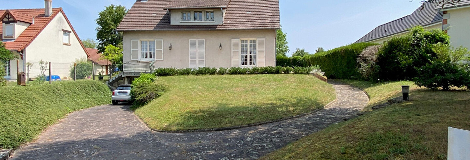 Maison 9 Pièces 185 m² à vendre à Saint-Doulchard (18230)