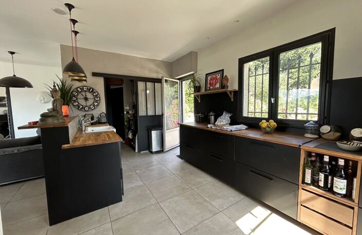 Spacieux haut de villa, élégance, confort et vue dégagée — photo 3
