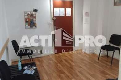 Bureau  900 €