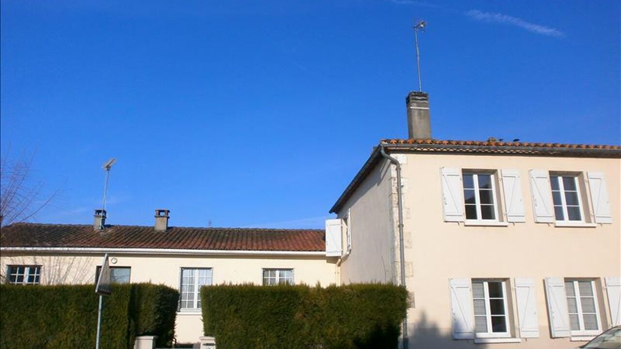 maison 6 pièces 157 m2 à vendre à Montmoreau (16190)