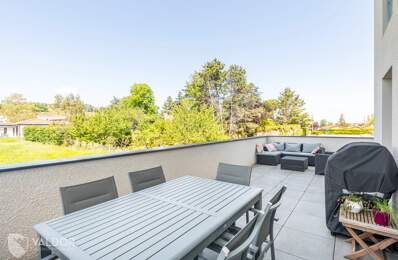 Esprit Maison pour ce duplex de 90 m² avec terrasse de 65 m² . — photo du bien