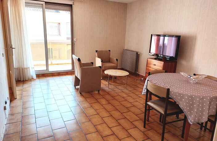 VENDU - ALBI  grand Appartement T2 avec balcon-terrasse + parking + cave — photo 4