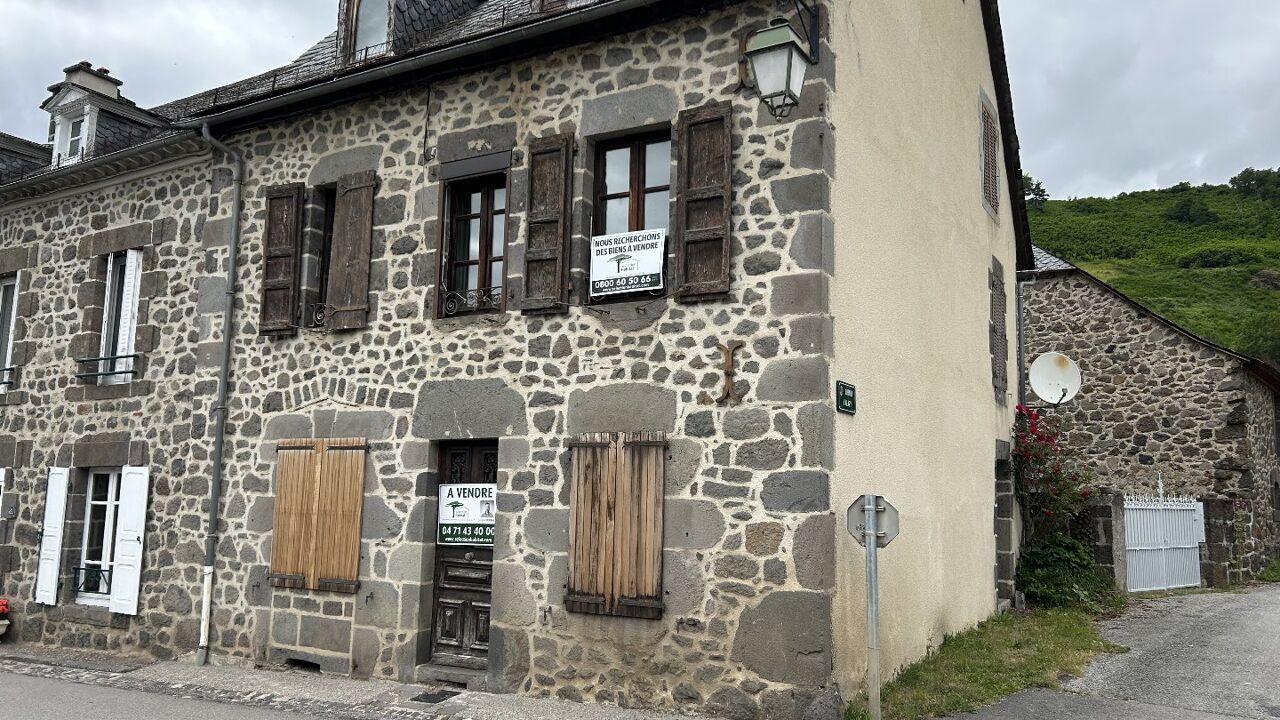 maison 7 pièces 116 m2 à vendre à Saint-Martin-Valmeroux (15140)