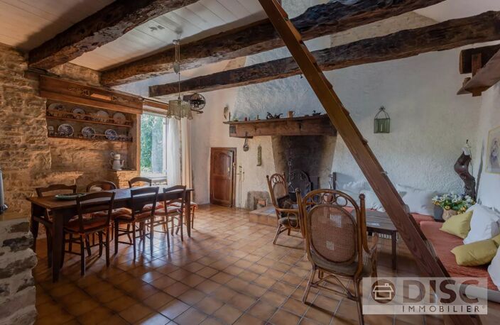 Charmante maison en pierre avec jardin. — photo 2