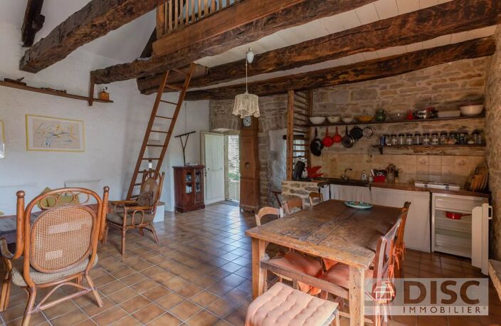 Charmante maison en pierre avec jardin. — photo 3