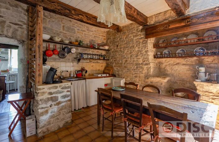Charmante maison en pierre avec jardin. — photo 4