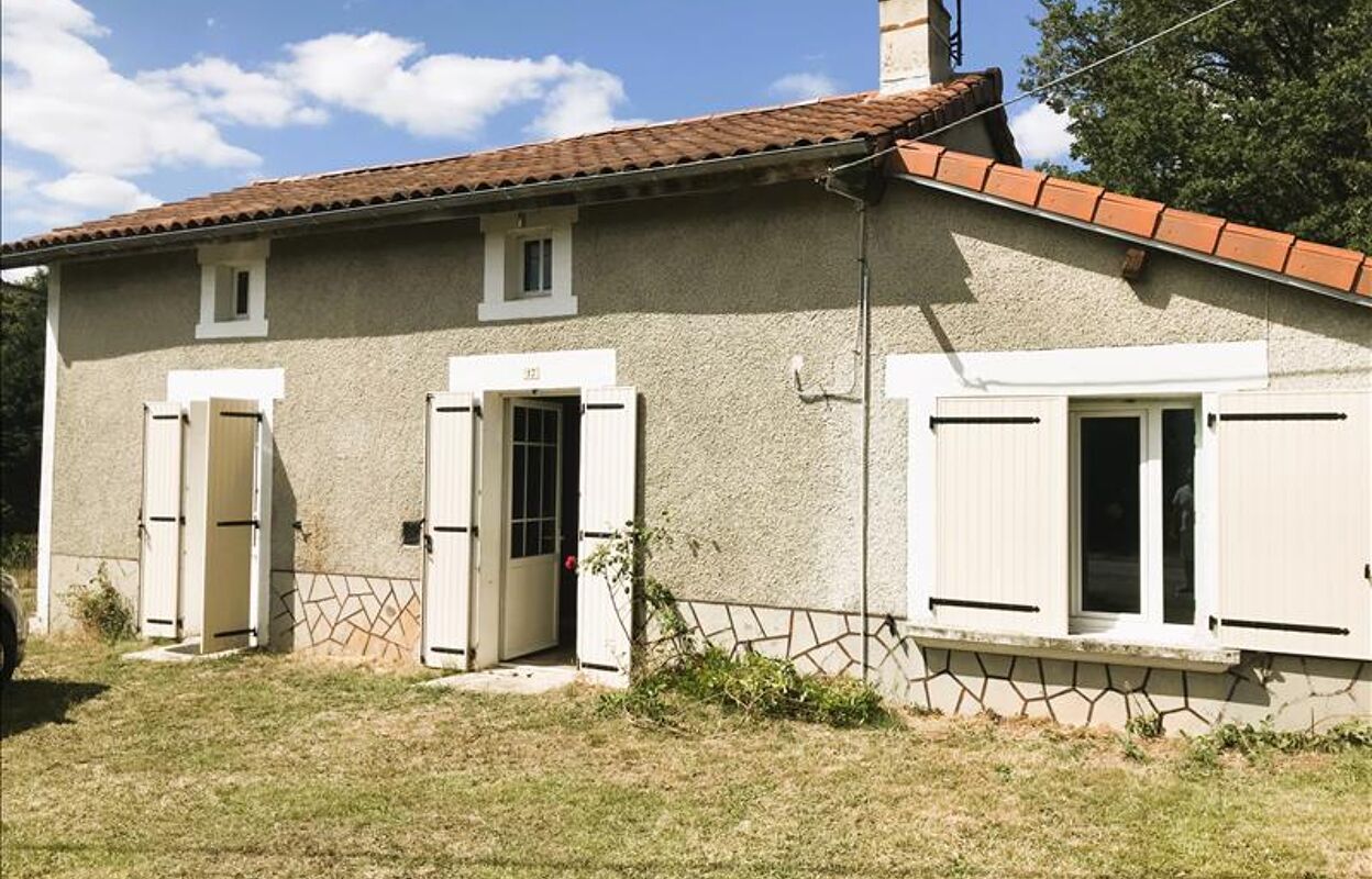 maison 4 pièces 70 m2 à vendre à Montrollet (16420)