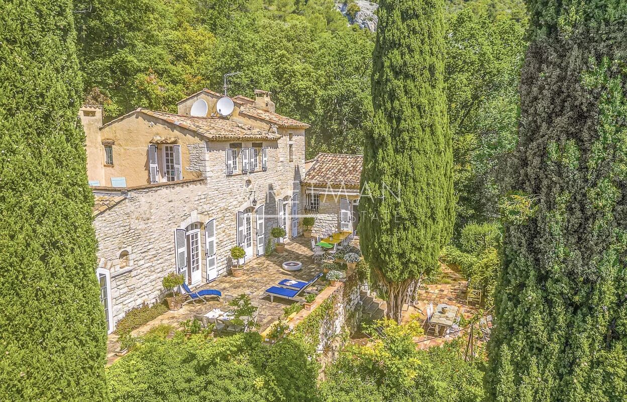 maison 11 pièces 500 m2 à vendre à Tourrettes-sur-Loup (06140)