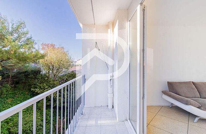 BELLE DE MAI - 13003 - APPARTEMENT T4 AVEC LOGGIA  ENTIEREMENT REFAIT Appartement Marseille 4 pièce(s) 72.70 m2 — photo 2