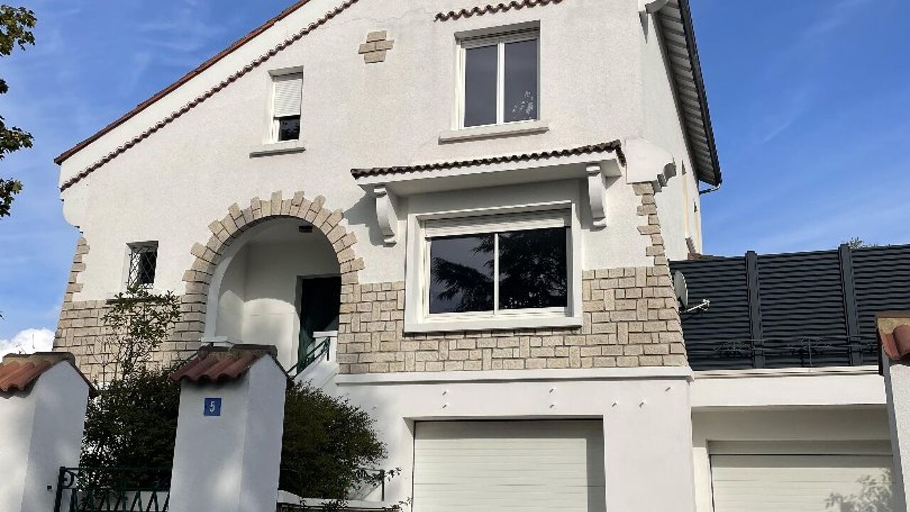 maison 5 pièces 155 m2 à vendre à Saint-Yrieix-la-Perche (87500)