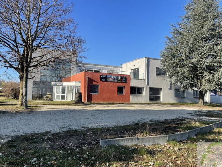 Entrepôts et Bureaux — photo 1