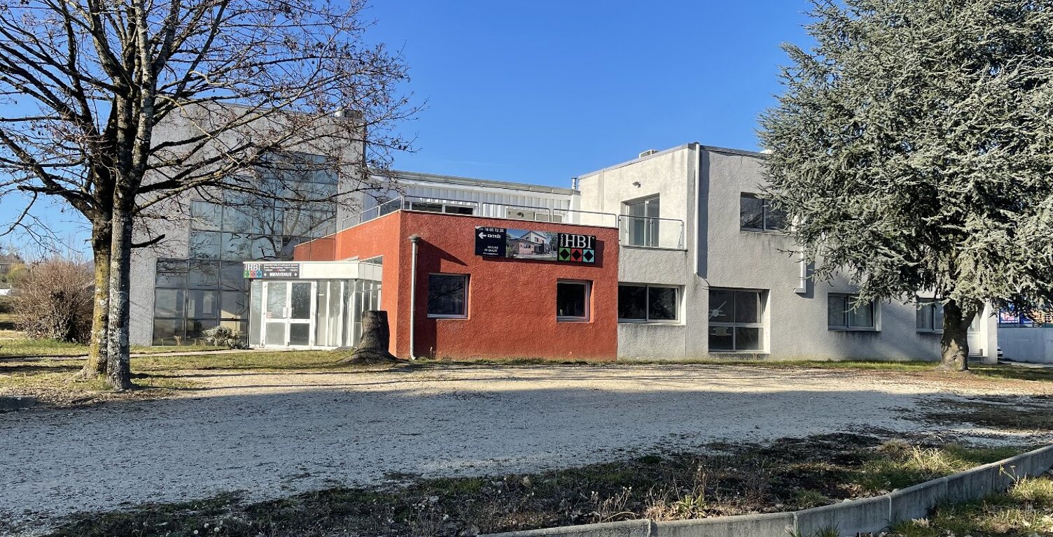 Entrepôts et Bureaux — photo 1