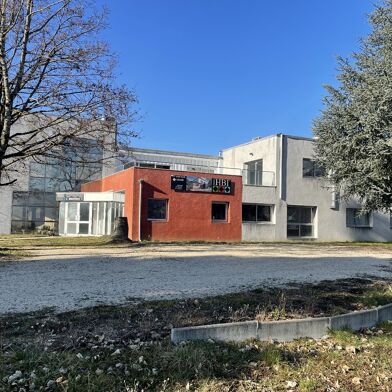 Commerce  1219000 €