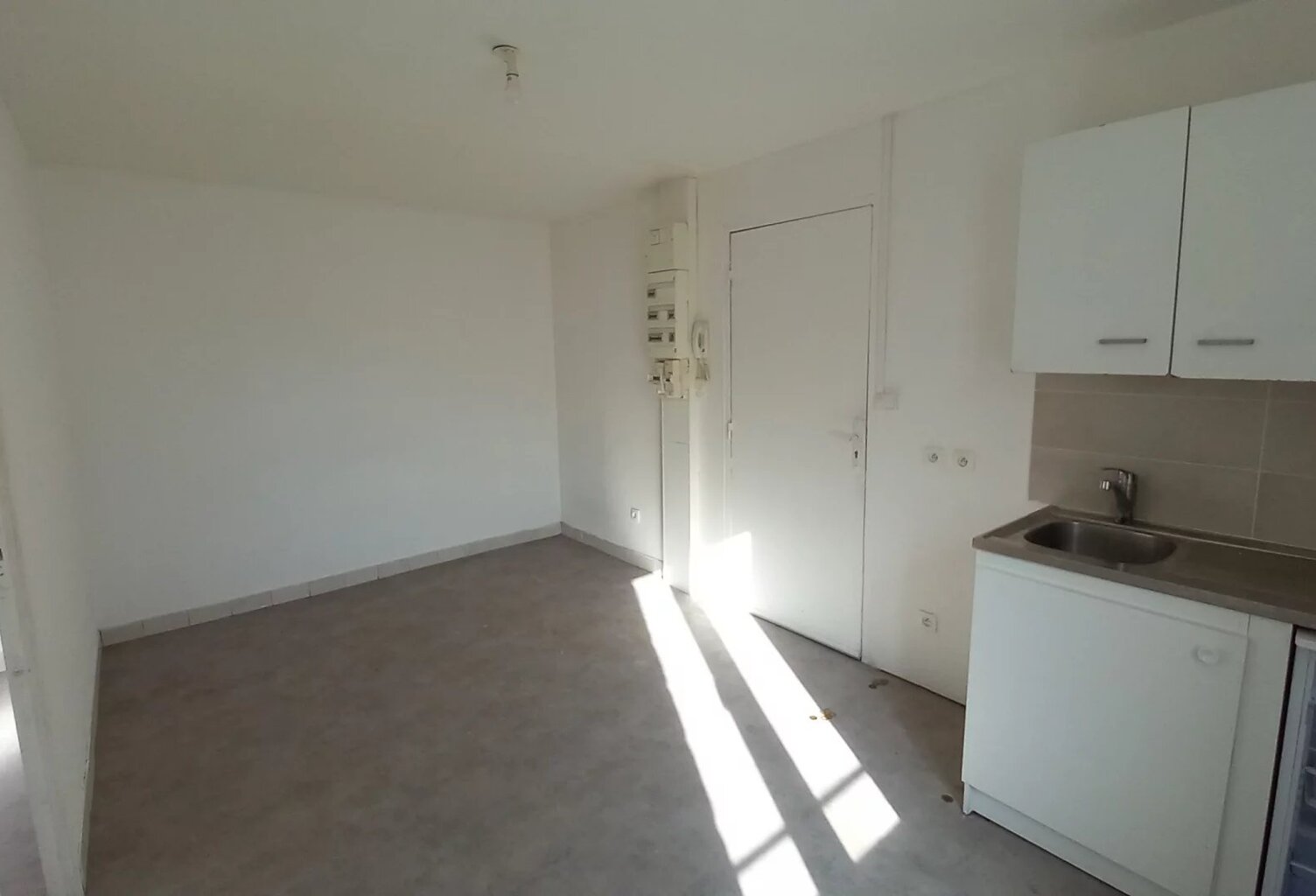 Location appartement  23 m² à Fourmies (59610) — photo 1