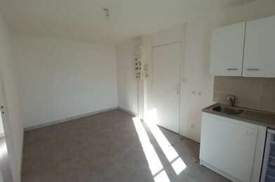 Appartement  330 €