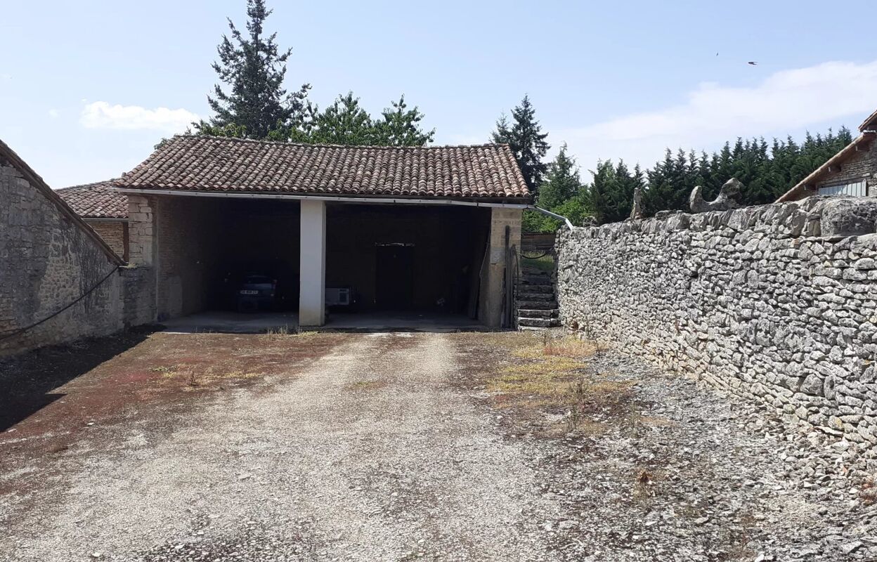 garage  pièces 100 m2 à vendre à Nanteuil-en-Vallée (16700)