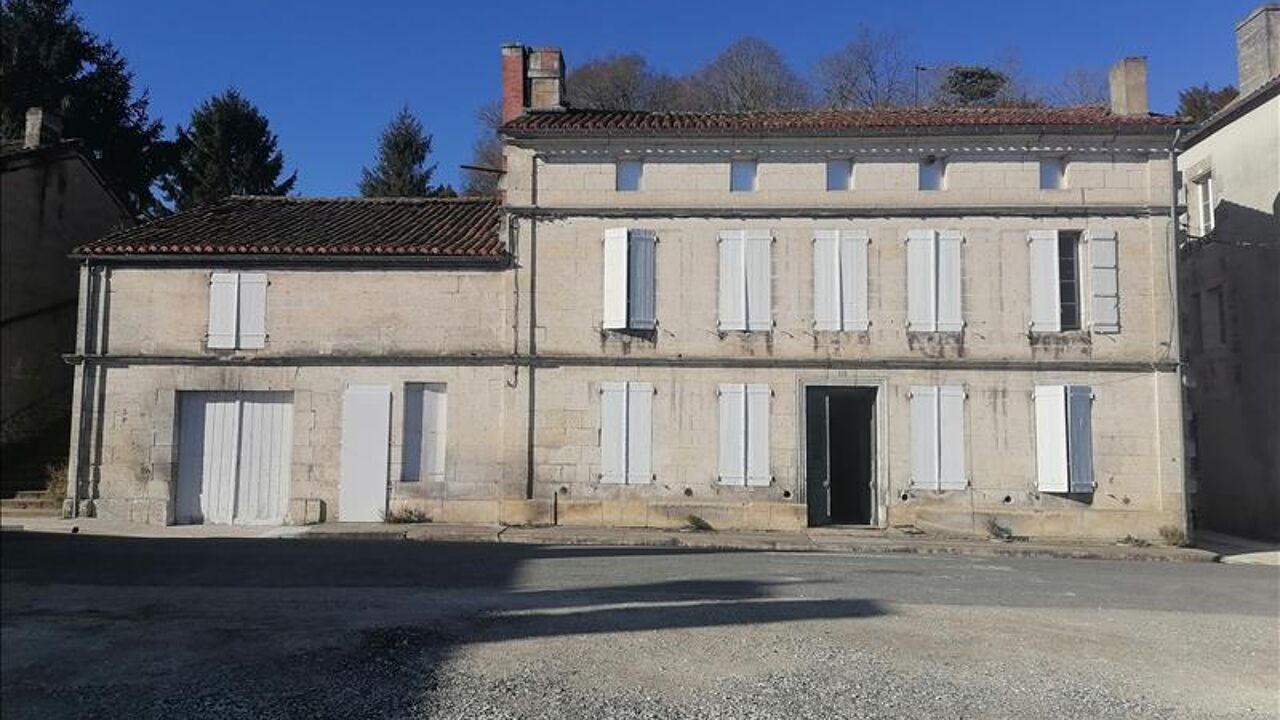 maison 5 pièces 308 m2 à vendre à Montmoreau-Saint-Cybard (16190)
