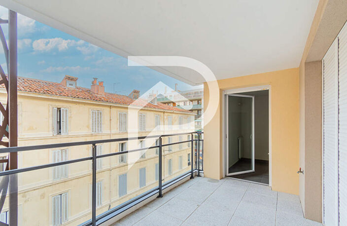 T2 44.87 m2 - LES CATALANS 13007 MARSEILLE + en sus place de parking en sous sousl — photo 3